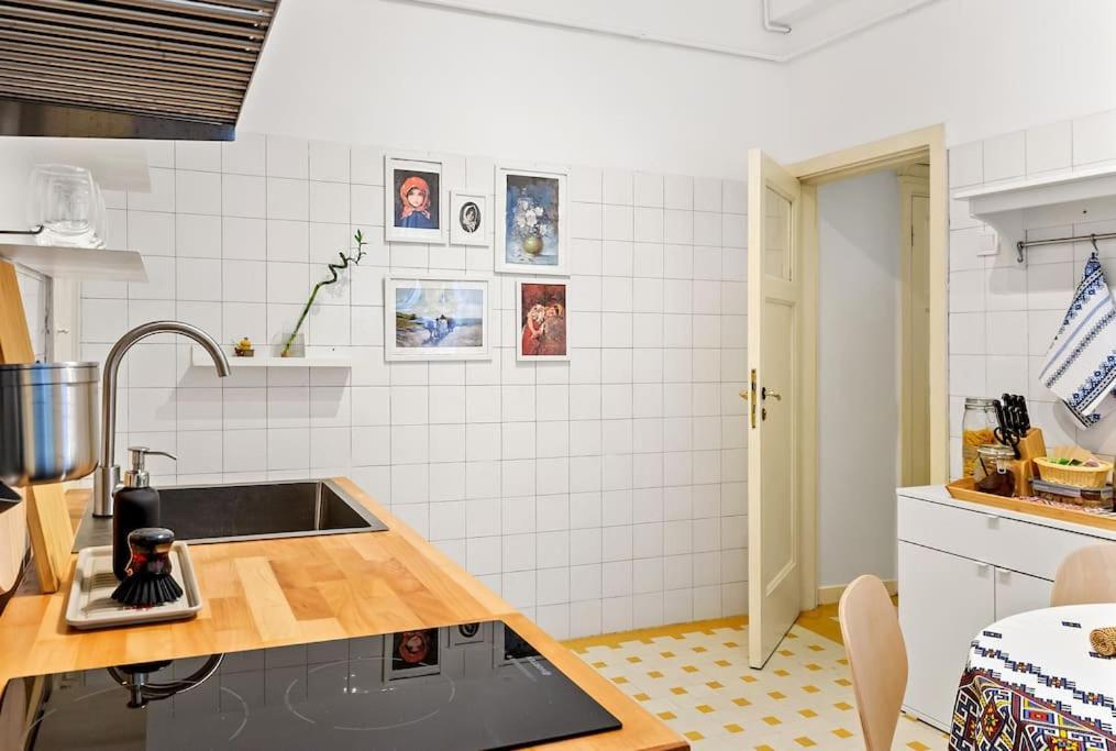 Ultra-Central University Square Apartament Apartament بوخارست المظهر الخارجي الصورة