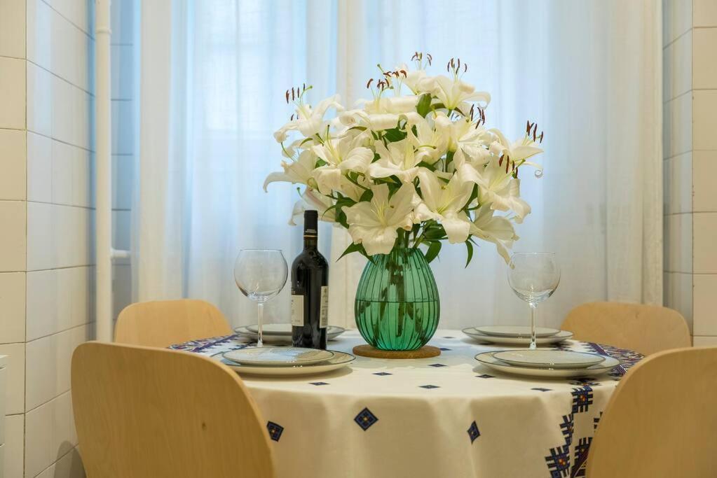 Ultra-Central University Square Apartament Apartament بوخارست المظهر الخارجي الصورة