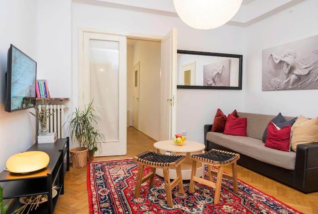 Ultra-Central University Square Apartament Apartament بوخارست المظهر الخارجي الصورة